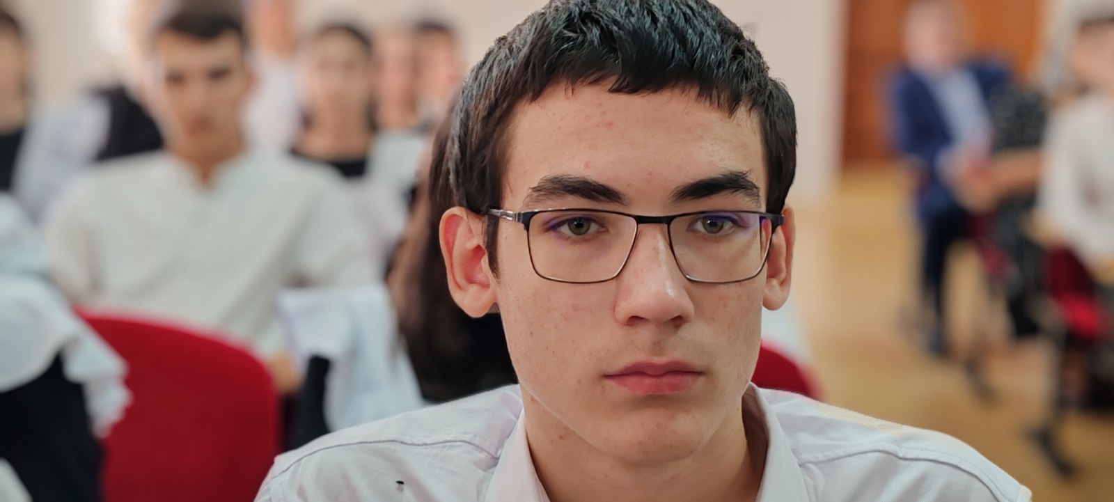 В рамках Всероссийской патриотической акции «Вахта Героев Отечества» сегодня в Кумторкалинском районе гостили герои России Владимир Легошин и Загид Загидов.